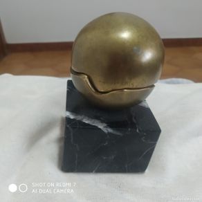 Arte: Estatua de bronce abstracta ¿Ortiz Roig? numerada 115/160. Pie de marmol negro.